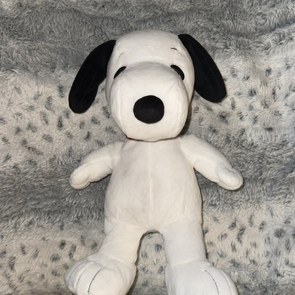 Adults or Kids Snoopy Plushie from the early 1999-2003 days! In great condition - Picture 4 of 7